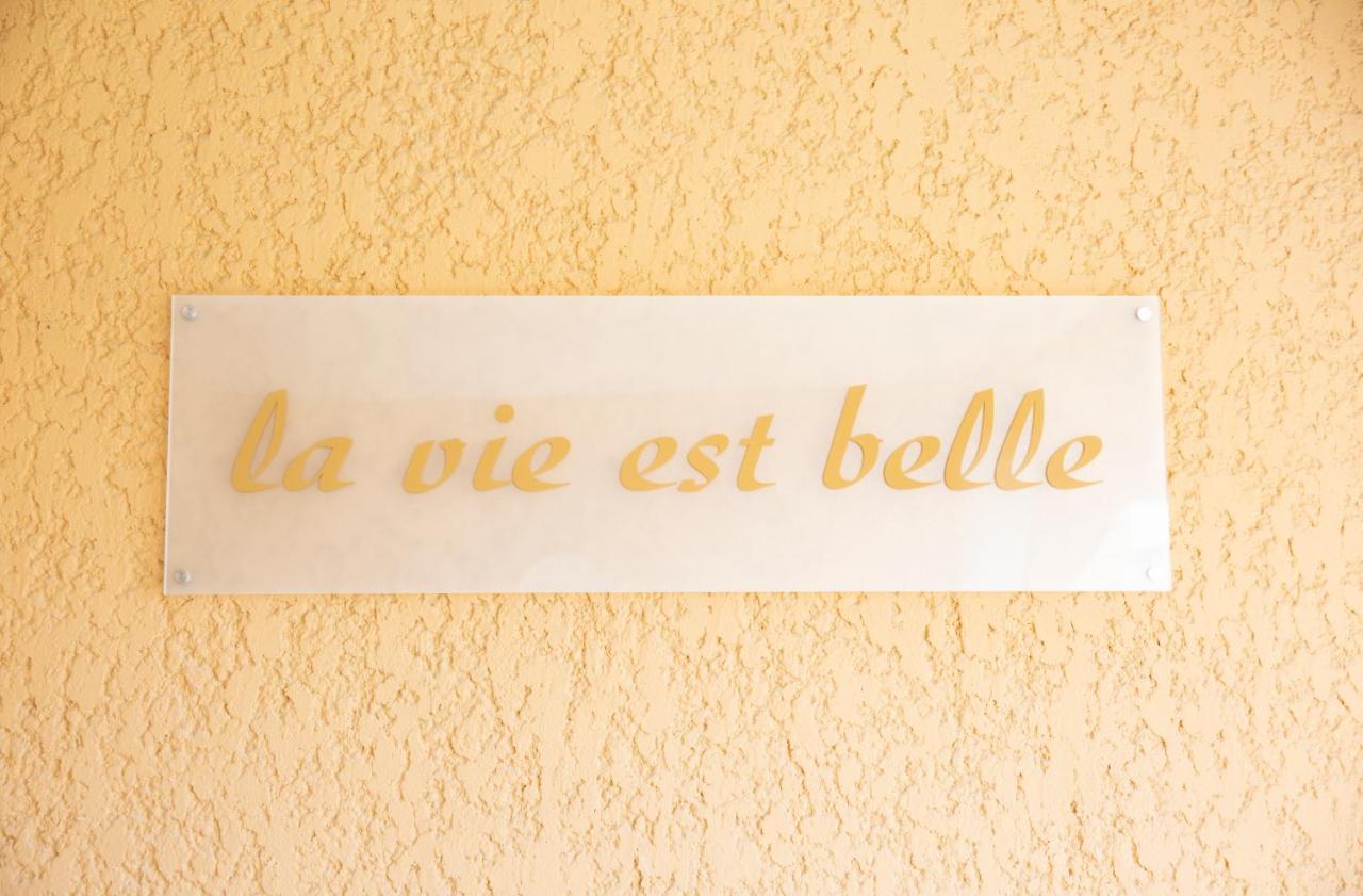Apartmán La Vie Est Belle Gassin Exteriér fotografie